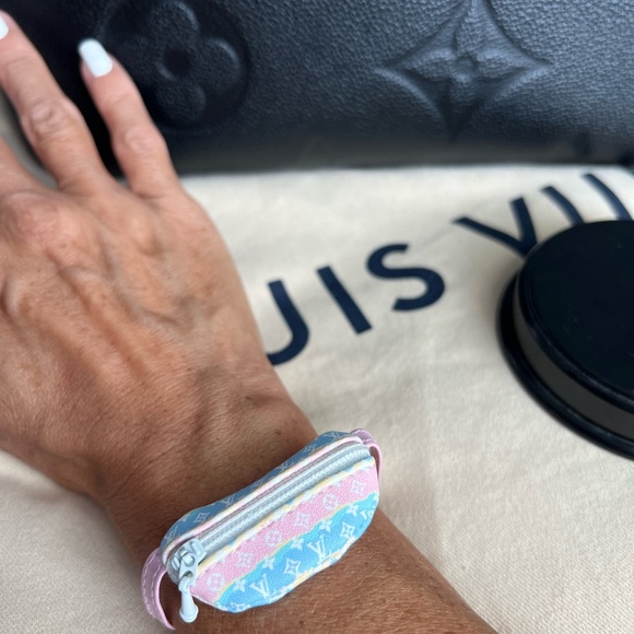 🔶All handmade items
🔹Bag charms🔹Wrist Charm
Super cute novelty to collect - Picture 2 of 3